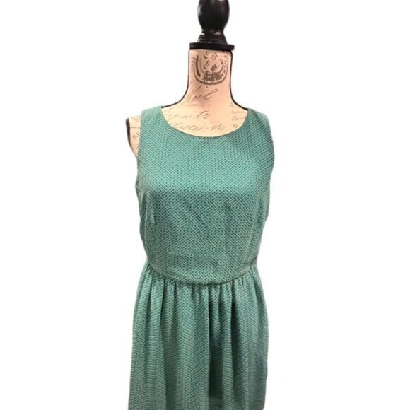 Fit and Flare Sleeveless Dress  Open Back Size Large Forever 21 Lightweight CUTE - Picture 5 of 16